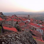 Monsantas saulei nusileidus