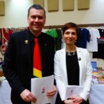 „Lino“ lituanistinei mokyklai Lietuvių fondo paramos įteikimas (Laurynas Misevičius ir Inga Dabašinskaitė)