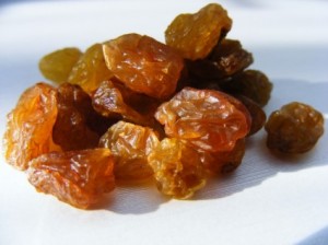 dried_golden_grapes_216052