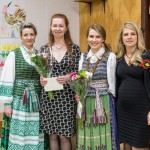 JAV LB Portlando apylinkės valdyba ir mokyklos „Atžalynas“ tėvų komitetas pasveikino vedėją Ingą Sadaunikaitę-Kozhevnikov ir mokytoją Ernestą Ingelevičiūtę