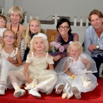 Mūsų giminės merginos. Turiu daug krikšto vaikų, bet niekada nejaučiau to, ką patyriau krikštydama šitą mergaitę, kuri šypsosi priešais mus su vyru... Pasirodo, ir būti krikšto tėvais dar reikia subręsti.