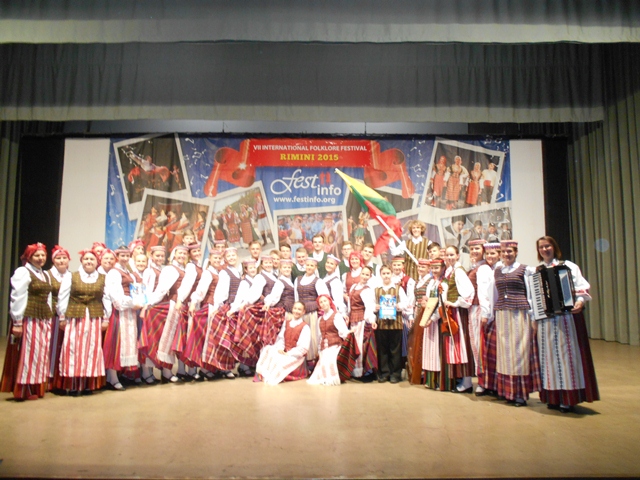 Plungės meno kolektyvai Lietuvai atstovavo tarptautiniame festivalyje Italijoje