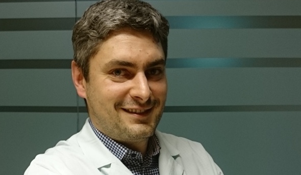 Reta genetine liga sergančiam jaunuoliui Santariškių klinikų medikai grąžino galimybę judėti