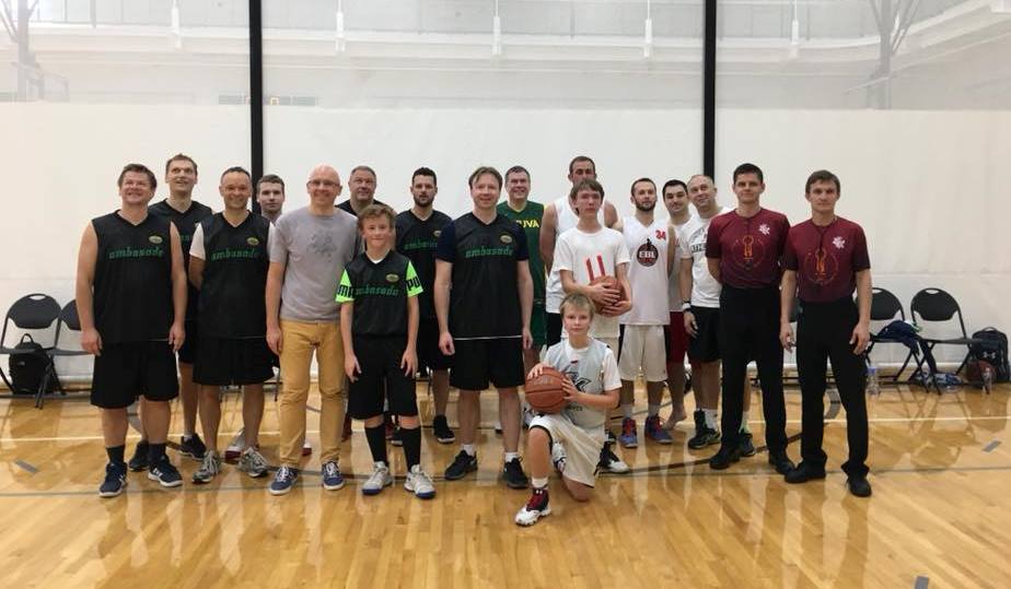 Išeivijos lietuvių ryšių stiprinimas per sportą: Vašingtone surengtas 14-asis „Ambasadoriaus taurės“ krepšinio turnyras