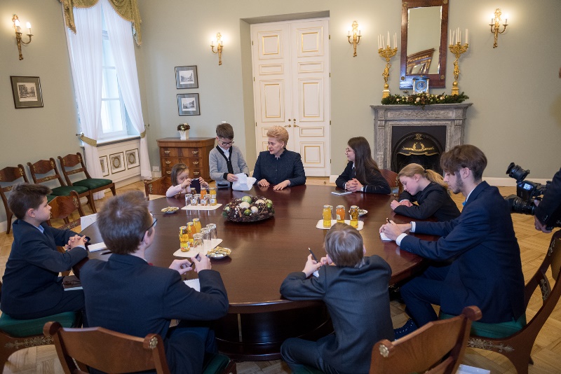 Prezidentės kėdė – ateities lyderiams