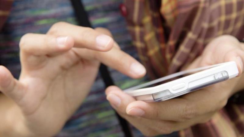 Mobilioji programėlė suteiks pirmąją pagalbą paaugliams, susidūrusiems su elektroninėmis patyčiomis