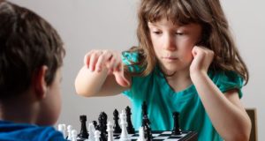 Įvertino, kaip pradinukams pamokose sekėsi pritaikyti šachmatus