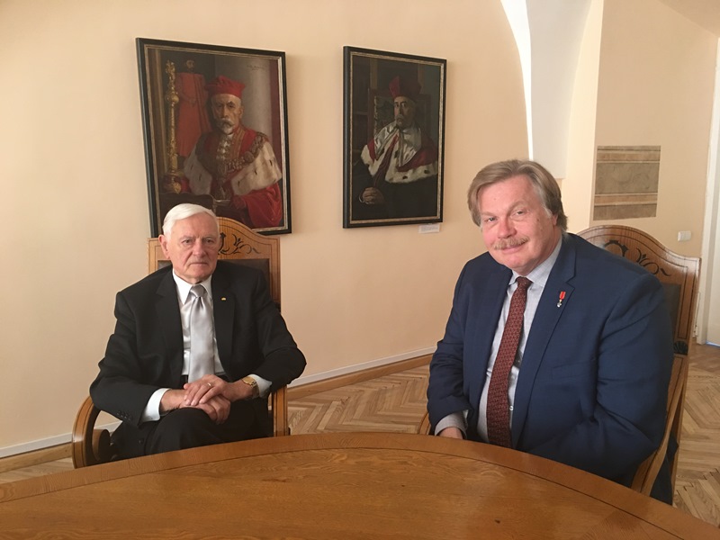 LR Garbės konsulas dr. Jonas Prunskis dalyvavo Prezidento Valdo Adamkaus tarptautinėje konferencijoje