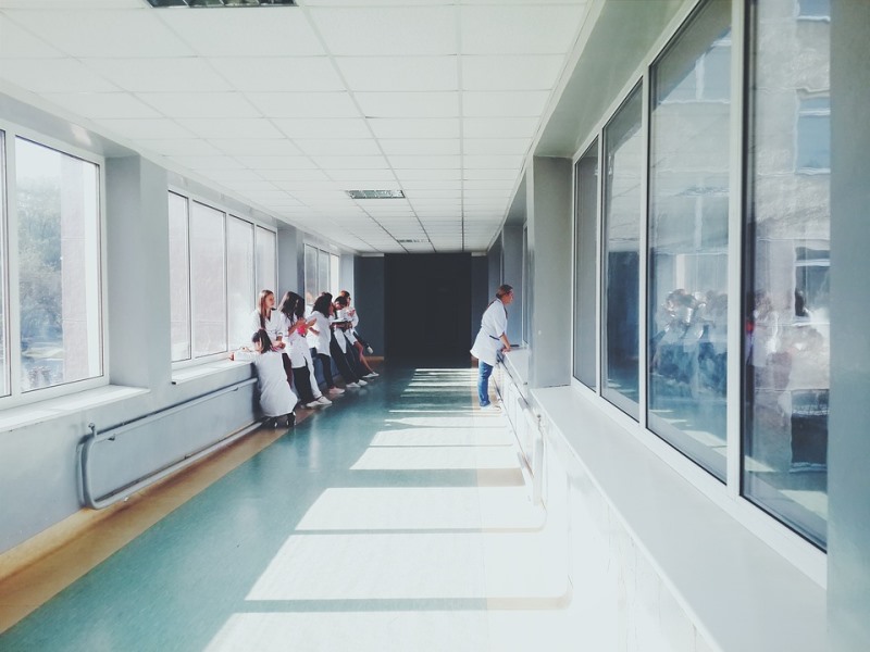 Medikai: „Didžiulė klaida – vaikus gąsdinti gydytojais“