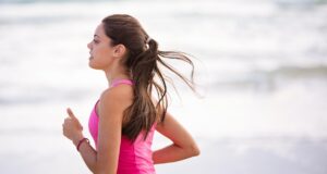 Olimpinės rinktinės gydytojas: „Moterims bėgimą reikia rinktis atsakingai“