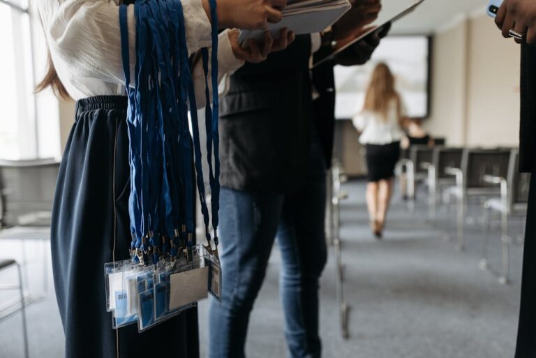 Personalizuotos kaklajuostės – mažas akcentas, kuriantis didelį įspūdį