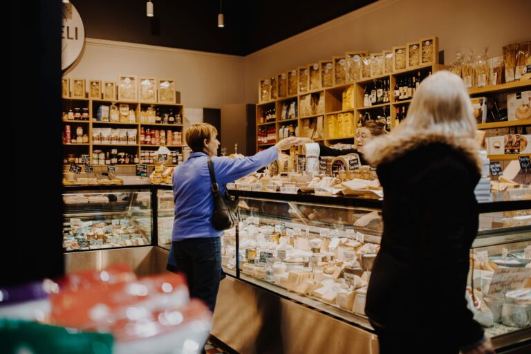 Lietuvos gyventojai priprato prie augančių maisto kainų: mažiau riboja pirkinius