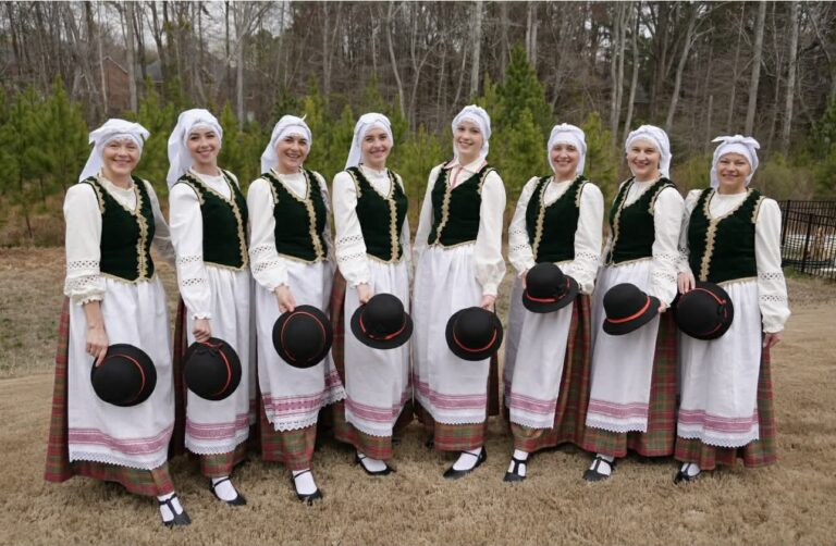Tautinių šokių grupė „Širdis” pirmoji užsiregistravo į šokių šventę