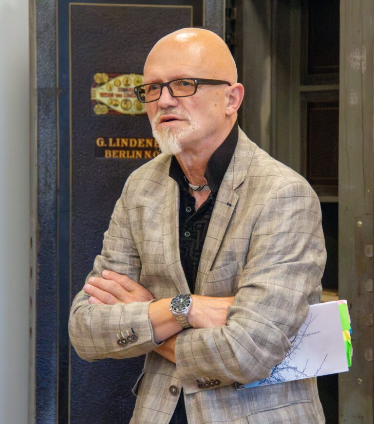 Liutauras Degėsys: ,,Tautiniai šokiai – ne kasdieninis, o šventinis reiškinys.”